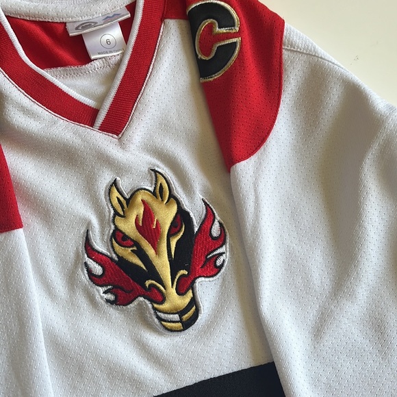 Vintage Calgary Flames Jersey / Kids Size 6 - Picture 8 of 9